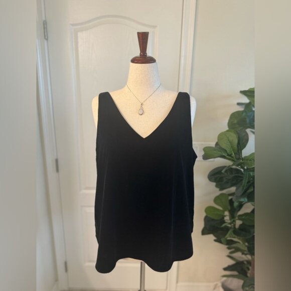 Ann Taylor Tops - Black Velour Camisole in Women’s Size XL ❤️